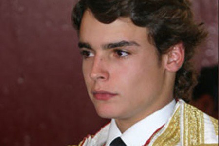 SEGUN LO DIJO SU APODERADO, EL MATADOR JOSE ANTONIO CAMPUZANO, LUIS MIGUEL CASTRILLON TOMA SU ALTERNATIVA EN LA PRÓXIMA FERIA DE CALI.