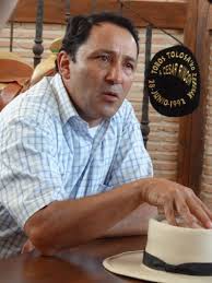 El matador bogotano CESAR RINCON se solidarizó con los novilleros que exigen que la fiesta brava vuelva a Bogotá.